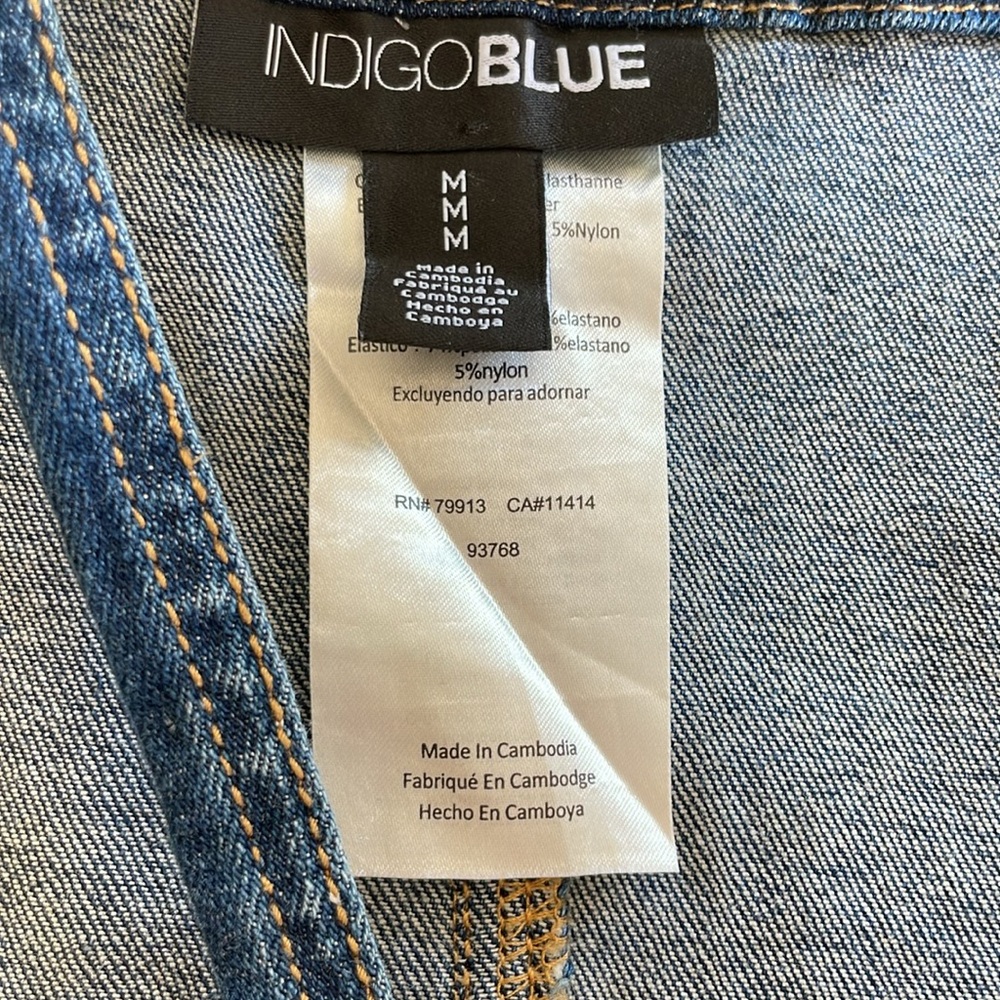 Indigo Blue Maternity Overall Denim Shorts - Comfort Flex Waistband - Medium - Picture 4 of 6